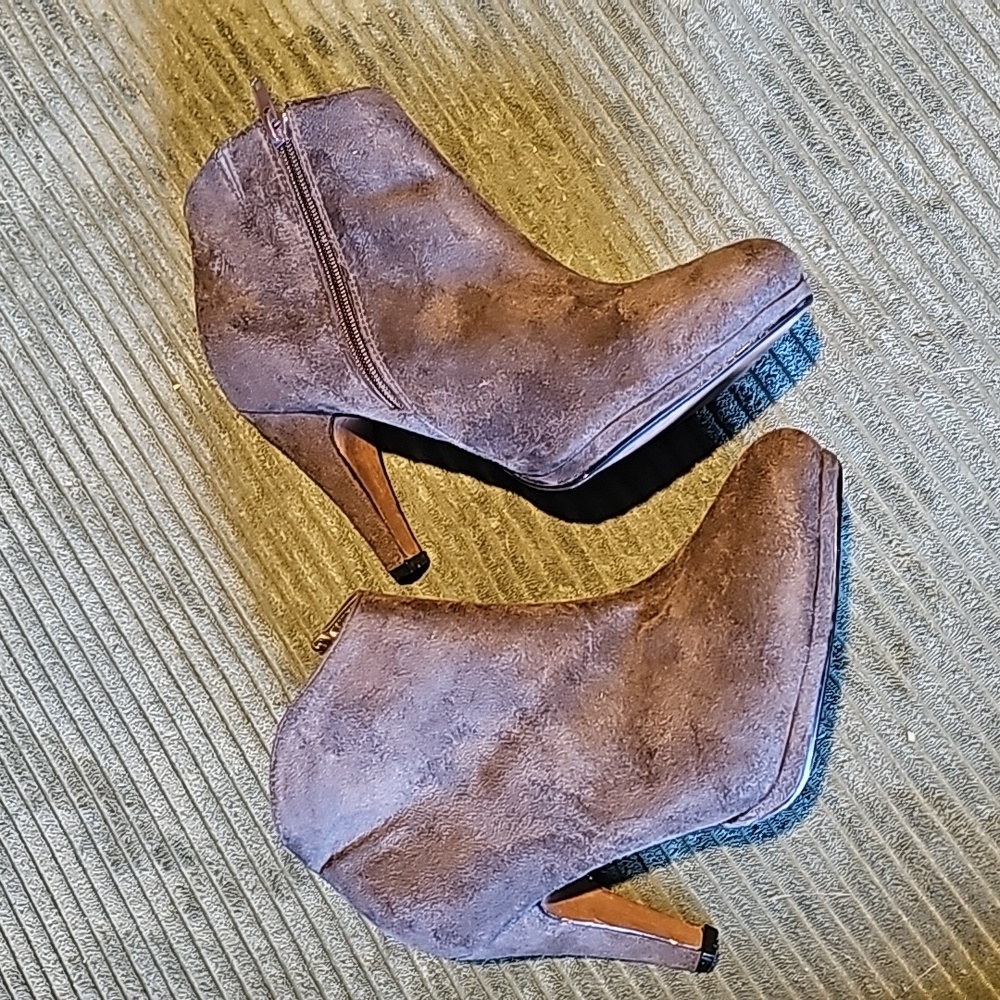 Brown suede Zip Booties hi heel. Size 41/10 - Picture 5 of 10